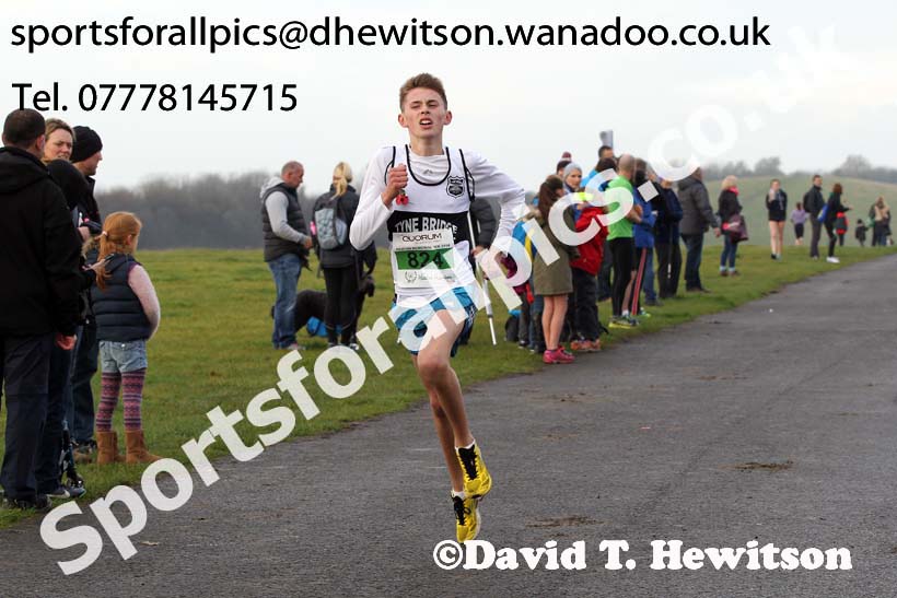 Under-15s Heaton Harriers Memorial Road Race. Photo: David T. Hewitson/Sports for All Pics